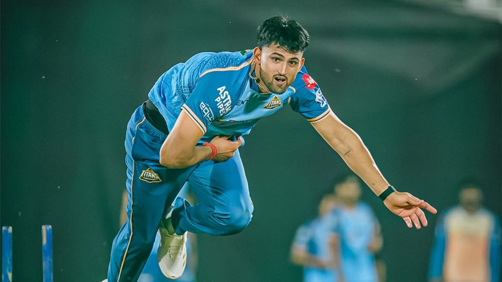 अशोक शर्मा ने बताया IPL में किस टीम के लिए खेलने का है सपना, कोहली नहीं यह खिलाड़ी होगा ड्रीम विकेट अशोक शर्मा घरेलू क्रिकेट में राजस्थान के लिए खेलते हैं.