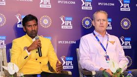 Lakshmipathy Balaji at an event with Tom Moody Lakshmipathy Balaji at an event with Tom Moody