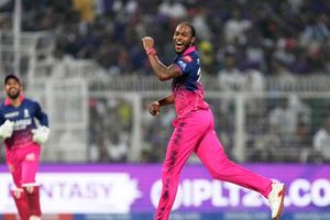 इंग्लैंड में बड़े बदलाव, IPL खेलने वाले जोफ्रा आर्चर टेस्ट टीम से बाहर, जानें कब और किससे है रेड बॉल सीरीज ? SportsTak Hindi