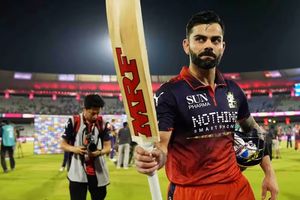 विराट कोहली ने 9वां IPL शतक जड़ने के बाद क्यों नहीं मनाया जश्न? जीत के बाद किया खुलासा SportsTak Hindi