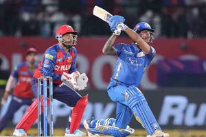 PBKS vs MI : तिलक वर्मा ने बल्ले से जड़ा PBKS पर हार का 'पंजा', पंजाब किंग्स को मिली लगातार पांचवी हार SportsTak Hindi