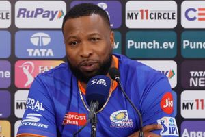 मुंबई इंडियंस के कोच कायरन पोलार्ड बुरा फंसे, अंपायर को गाली देने के लिए BCCI से मिली कड़ी सजा SportsTak Hindi