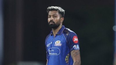 हार्दिक पंड्या की मुंबई इंडियंस में कब होगी वापसी ? शार्दुल ठाकुर ने तारीख के साथ दी अपडेट Hardik Pandya in this frame. (X)