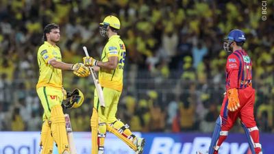 LSG vs CSK : पिच रिपोर्ट, वेदर अपडेट, हेड टू हेड रिकॉर्ड, प्लेइंग XI और लाइव स्ट्रीमिंग की जानें डिटेल्स Chennai players after their win over Lucknow