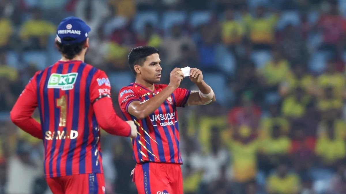 आकाश सिंह ने चेन्नई के तीन बल्लेबाजों को आउट किया. (Photo: BCCI)