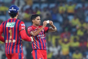 CSK में रहे आकाश सिंह ने चेन्नई के टॉप ऑर्डर को किया तबाह, फिर दिखाया आलोचकों के लिए लिखा जवाब SportsTak Hindi