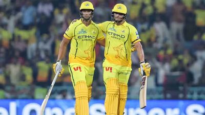 IPL 2026 Qualification Scenarios: GT और RCB बस एक जीत दूर, CSK-KKR दूसरों के नतीजों पर डिपेंड, जानें प्लेऑफ के समीकरण SportsTak Hindi