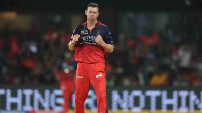 जॉश हेजलवुड ने बताया CSK और RCB के साथ IPL जीतने में क्या अंतर रहा, बोले- चेन्नई में आम बात थी, यहां... Josh Hazlewood