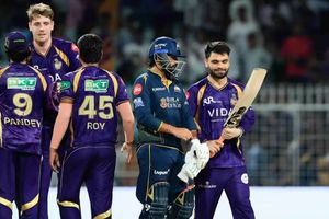 IPL 2026 Playoff Scenarios: 10 मैच बाकी, KKR के मौके 10 फीसदी तक बढ़े, जानें प्लेऑफ्स टिकट के लिए किस टीम के पास कितने हैं चांस SportsTak Hindi