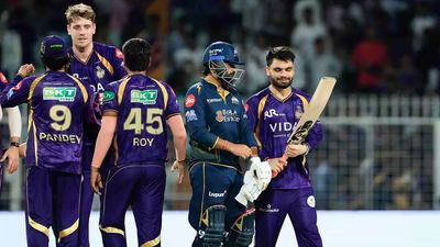 IPL 2026 Playoff Scenarios: 10 मैच बाकी, KKR के मौके 10 फीसदी तक बढ़े, जानें प्लेऑफ्स टिकट के लिए किस टीम के पास कितने हैं चांस SportsTak Hindi