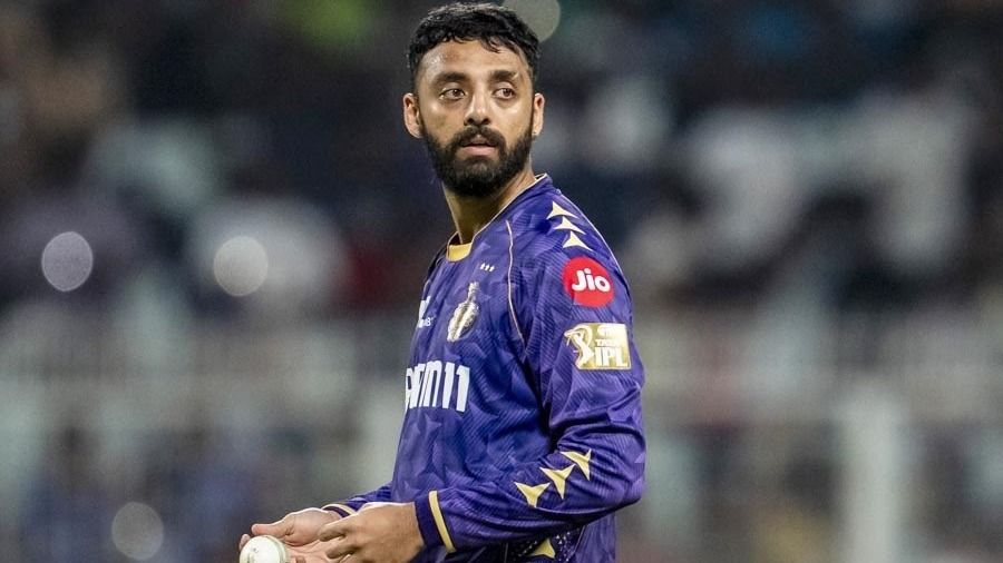 वरुण चक्रवर्ती ने गुजरात टाइटंस के ख‍िलाफ अपने पूरे चार ओवर फेंके. (PC: IPL)
