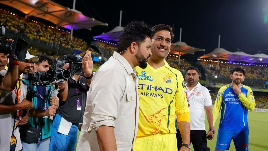 Suresh Raina during his meeting with Dhoni