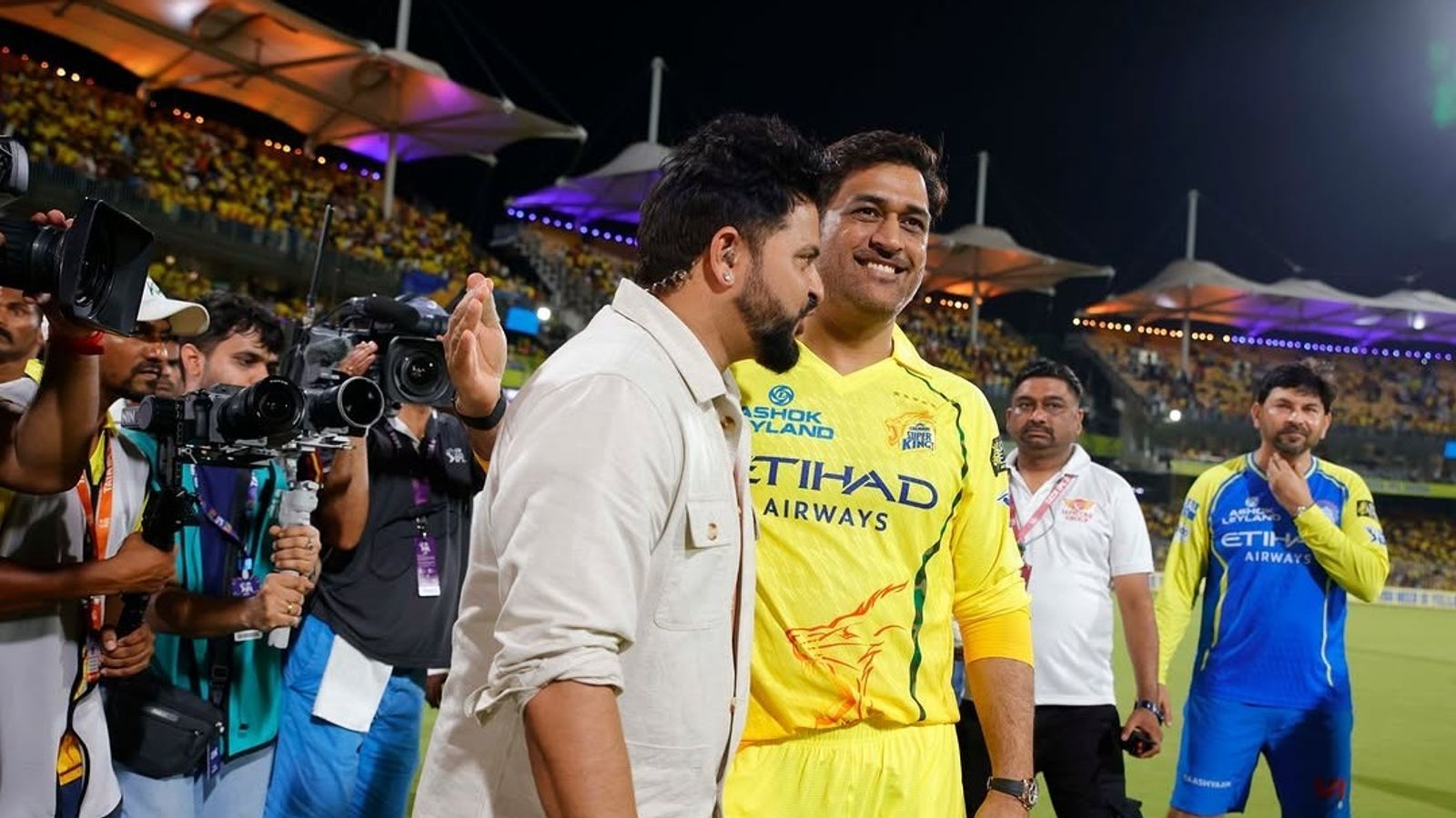 IPL 2027 सीजन में धोनी की वापसी होगी या नहीं? सुरेश रैना ने माही भाई से बातचीत करके दी बड़ी अपडेट धोनी से मुलाकात के दौरान सुरेश रैना