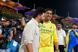 IPL 2027 सीजन में धोनी की वापसी होगी या नहीं? सुरेश रैना ने माही भाई से बातचीत करके दी बड़ी अपडेट SportsTak Hindi