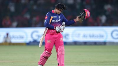 RRvsLSG: सूर्यवंशी के तूफान में उड़े लखनऊ के सुपर जायंट्स, राजस्थान 7 विकेट से जीता, प्लेऑफ के करीब पहुंचा SportsTak Hindi