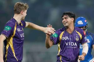KKR vs MI : KKR ने मुंबई को घर पर किया ढेर, पिछले सात में छह मैच जीतकर प्लेऑफ की तरफ बढ़ाया कदम SportsTak Hindi
