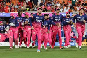IPL 2026 Playoff Qualification Scenarios: पांच मैच बाकी, RR की स्थिति मजबूत, आखिरी जगह के लिए रेस में PBKS और KKR, जानें किस टीम को अब क्या करना होगा? SportsTak Hindi