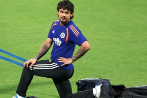 भारतीय टीम में इशान किशन ने संजू-गायकवाड़ को पछाड़ कैसे बनाई जगह, ढाई साल बाद इस वजह से मिली तवज्जो SportsTak Hindi