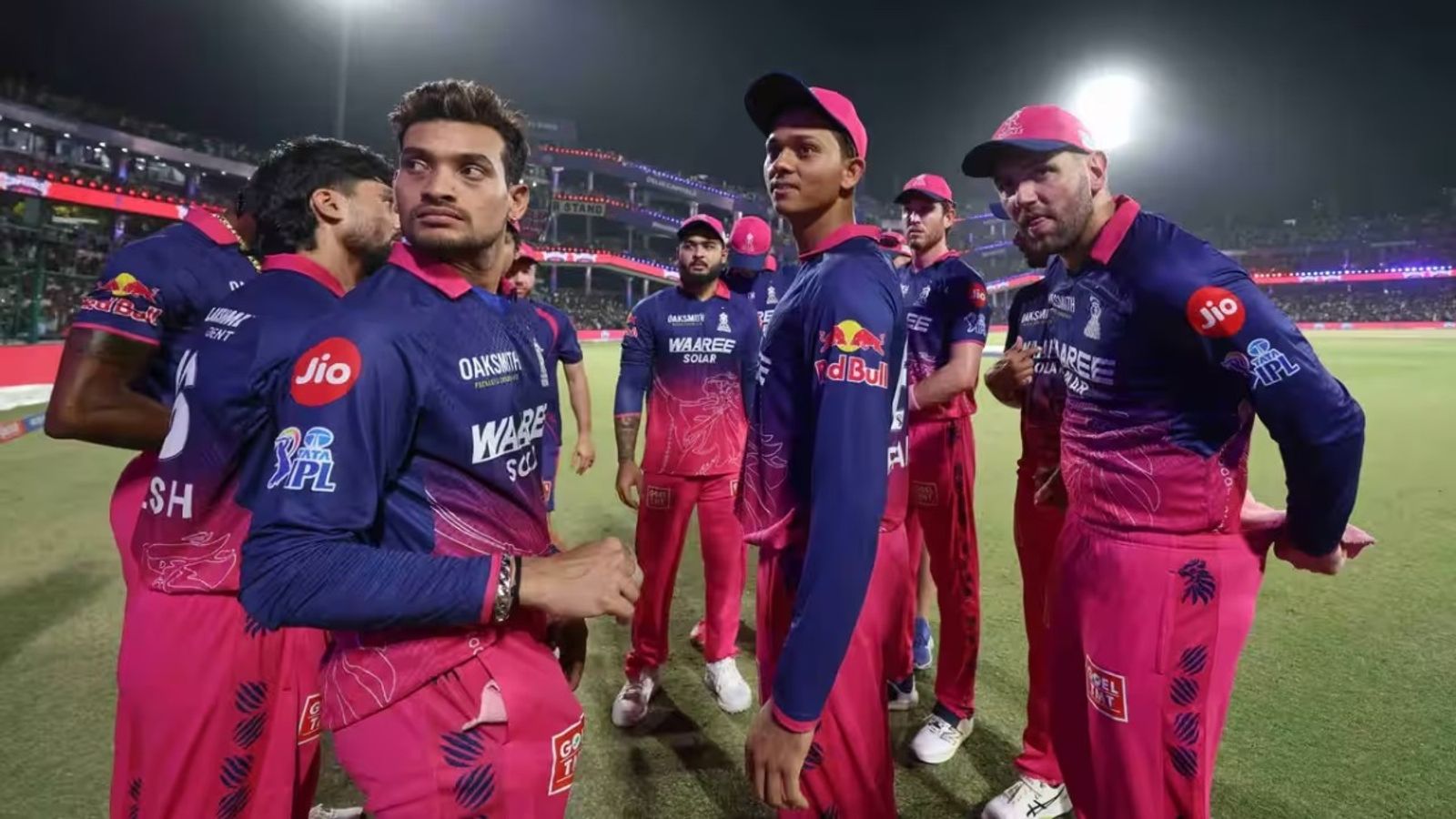 IPL 2026 Playoff Scenarios: एक जगह, चार टीम और चार मैच बाकी, प्लेऑफ की आखिरी टिकट के लिए रोमांचक हुई जंग आईपीएल 2026 प्लेऑफ की तीन टीमें पहले ही तय हो चुकी है. (PC: IPL)