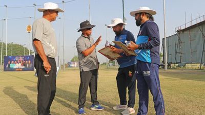 पूर्व भारतीय विकेटकीपर किरण मोरे की निगरानी में हुए BRPL के ट्रायल्स, हजारों उभरते खिलाड़ियों ने लिया हिस्सा SportsTak Hindi