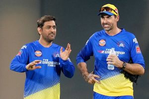 धोनी की वजह से CSK का कोच नहीं बनना चाह रहा पूर्व क्रिकेटर! IPL 2025 के बाद भी हुई थी कोशिश SportsTak Hindi