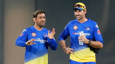 धोनी की वजह से CSK का कोच नहीं बनना चाह रहा पूर्व क्रिकेटर! IPL 2025 के बाद भी हुई थी कोशिश SportsTak Hindi