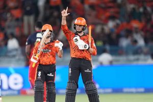 IPL 2026 के क्वालिफायर 1 की टीमें, वेन्यू और तारीख हुई फाइनल, जानिए किनके बीच होगा मुकाबला SportsTak Hindi