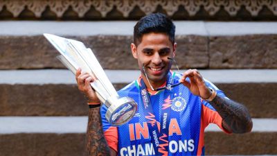 सूर्यकुमार यादव को T20 कप्तानी से हटाने का फैसला अटका, सेलेक्टर्स राजी पर इस वजह से नहीं हो पा रही छुट्टी Suryakumar Yadav in this frame. (X)