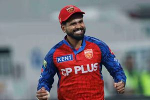IPL 2026 Playoff Chances : पंजाब की जीत से दिल्ली बाहर, अब KKR, राजस्थान और PBKS का जानें क्या है समीकरण? SportsTak Hindi