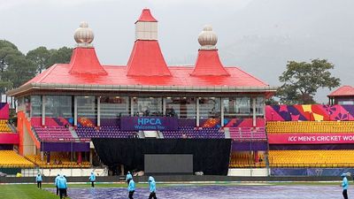 IPL 2026 : RCB vs GT के बीच प्लेऑफ के पहले मुकाबले में अगर बारिश आई तो क्या होगा और कौन होगा विनर? रिजर्व डे सहित जानें सब कुछ Dharamshala grounds