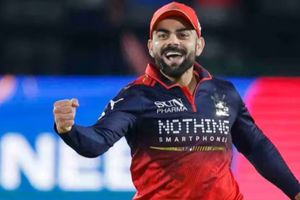 'विराट कोहली को सब कुछ खुद पर...', RCB और GT के बीच होने वाले बड़े मुकाबले पर संजय मांजरेकर ने क्या कहा ? SportsTak Hindi