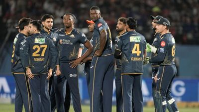 'घटिया सवाल', गुजरात टाइटंस का बल्लेबाज RCB से हार के बाद भड़का, कहा- यह तो वाकई... SportsTak Hindi