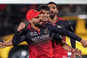 RCB का कैसे बदला खेल, इस पर किताब लिखो, 6 आईपीएल ट्रॉफी जीतने वाले ने क्यों कहा ऐसा SportsTak Hindi
