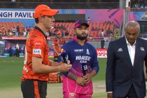 RR vs SRH : हैदराबाद में एक बड़ा बदलाव तो रियान पराग की टीम में जडेजा हैं या नहीं? जानें Playing XI SportsTak Hindi