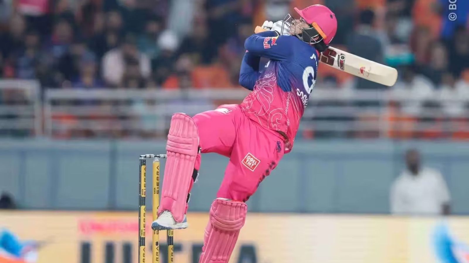वैभव सूर्यवंशी बने IPL के एक सीजन में सबसे ज्यादा छक्के लगाने वाले बल्लेबाज, क्रिस गेल का रिकार्ड किया ध्वस्त वैभव सूर्यवंशी ने क्रिस गेल का रिकॉर्ड तोड़ा. (PC: IPL)