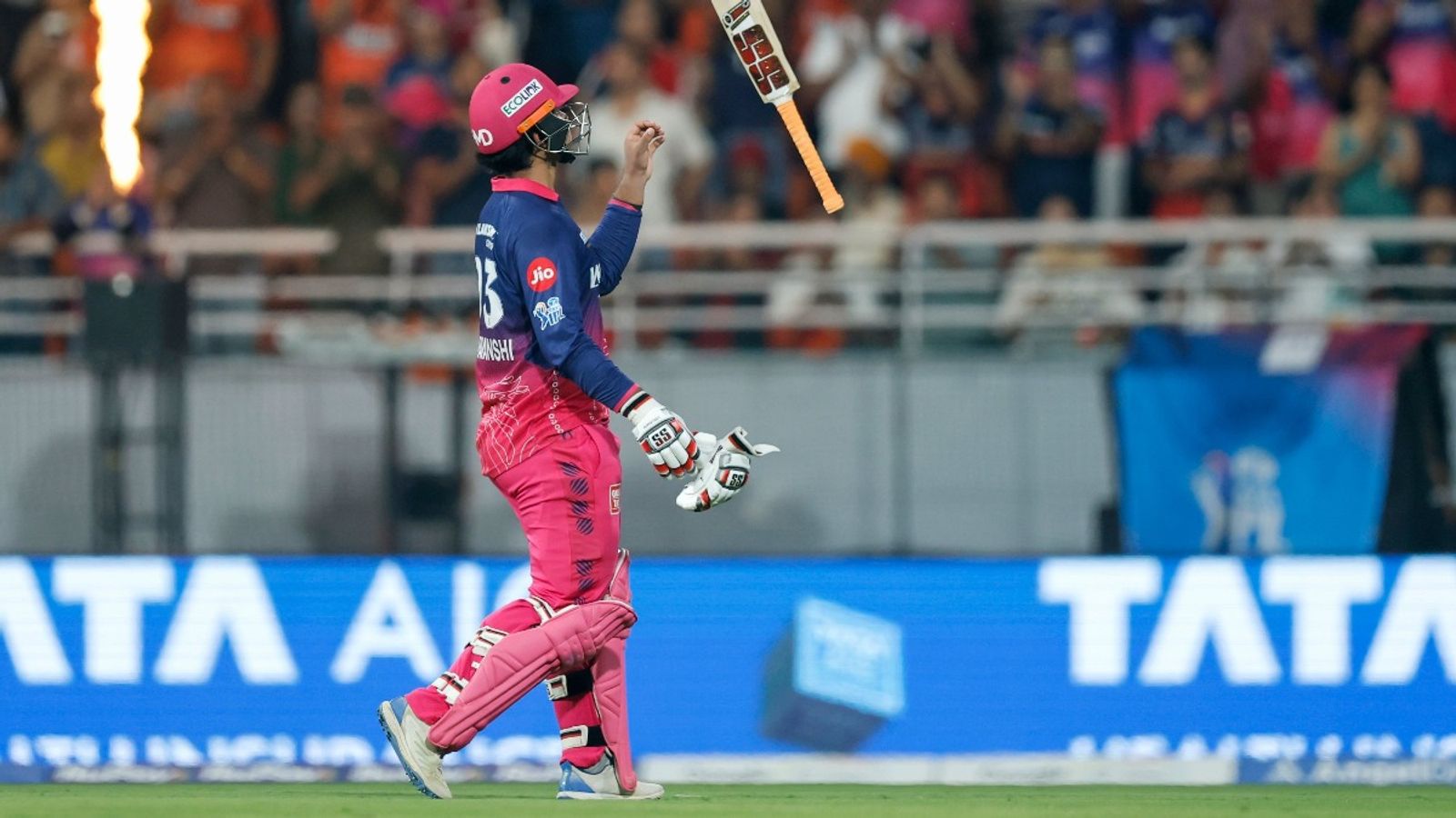 सबसे तेज IPL शतक से चूकने के बाद वैभव सूर्यवंशी का चौंकाने वाला खुलासा, कहा- आउट होने के बाद मुझे... वैभव सूर्यवंशी ने 29 गेंदों में 97 रन बनाए. (PC: IPL X)