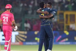 IPL 2026 के दूसरे क्वालिफायर पर खतरा, GT vs RR मैच से पहले बुरी खबर, गुजरात के पास बिना खेले भी फाइनल में पहुंचने का मौका SportsTak Hindi