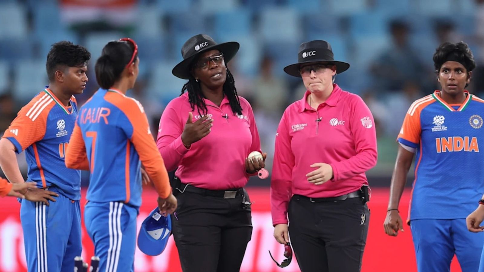 Women's T20 World Cup के लिए अंपायर और मैच रेफरी का ऐलान, इन चार भारतीयों को मिली जगह आईसीसी ने महिला टी20 वर्ल्ड कप के लिए अंपायर और मैच रेफरी के नामों का ऐलान किया. (Photo: ICC)