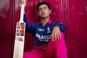 वैभव सूर्यवंशी ने IPL 2026 में इस गेंदबाज को लगाए सर्वाधिक छक्के, जानिए किस-किसकी हुई पिटाई, देखिए पूरी लिस्ट SportsTak Hindi