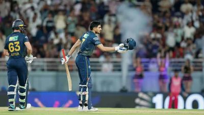 GT vs RR : गिल ने शतक से सूर्यवंशी की पारी पर फेरा पानी, राजस्थान का सफर समाप्त तो आरसीबी से गुजरात का होगा फाइनल Shubman Gill after scoring a century