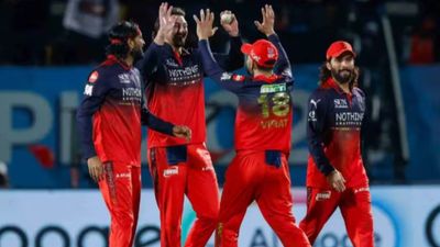 RCB को जीतना है IPL का फिर से खिताब तो भूल से भी नहीं करनी होगी ये गलती, 3 फाइनल की हार से जुड़ा गहरा 'घाव', जानें क्या है मामला ? RCB official reveals masterplan behind unsettling GT and pulling them out of their comfort zone