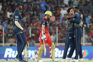 IPL 2026 फाइनल से पहले बेंगलुरु पुलिस ने जारी की एडवाइजरी, लाइव स्क्रिनिंग, पटाखे, पब्लिक सेलिब्रेशन समेत इन चीजों पर लगाई रोक SportsTak Hindi