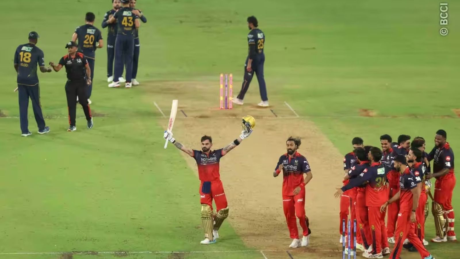 RCB ने लगातार दूसरी बार IPL ट्रॉफी जीतने के बाद भगदड़ से बचने के लिए उठाया ये कदम, कहा -जमकर जश्न मनाओ लेकिन... जीत के बाद आरसीबी के खिलाड़ी