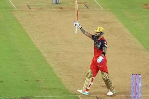 'विराट से सीखे कैसे खेला जाता है टी20 क्रिकेट', RCB के लगातार दूसरा खिताब जीतने के बाद गरजे कोहली के बचपन के कोच SportsTak Hindi