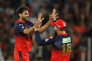 किसी ने 600 तो किसी ने 500 से अधिक रन लुटाए, IPL 2026 सीजन में जानें किस गेंदबाज की हुई सबसे अधिक पिटाई ? SportsTak Hindi