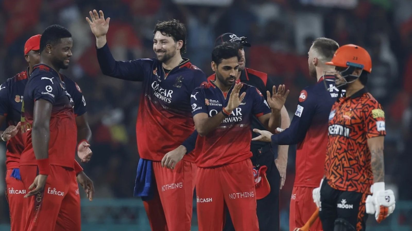RCB हेड कोच को 36 साल के इस भारतीय के खेल ने चौंकाया, कहा- कोहली की बात करते हैं लेकिन... आरसीबी तीसरी टीम है जिसने लगातार दो आईपीएल खिताब जीते हैं.