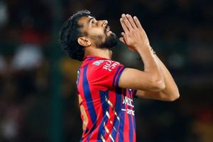 IPL 2026 खत्म होते ही आकिब नबी-प्रिंस यादव समेत छह गेंदबाजों को मिली खुशखबरी, अफगानिस्तान के खिलाफ टेस्ट के लिए BCCI से आया बुलावा SportsTak Hindi
