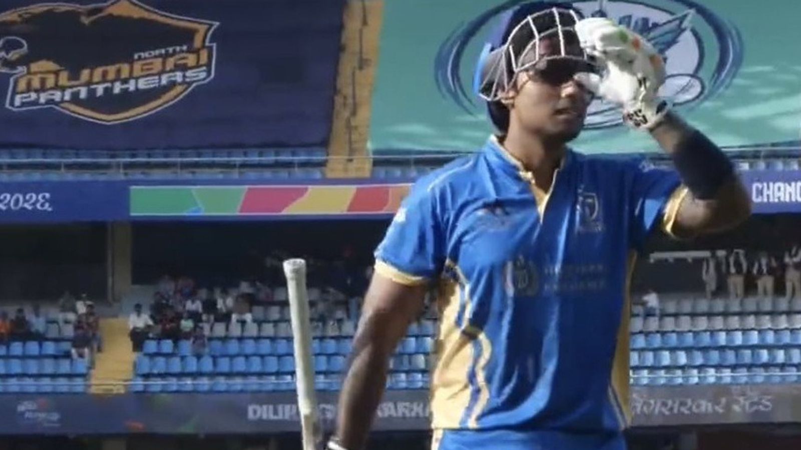 सूर्यकुमार यादव का IPL 2026 के बाद भी खराब फॉर्म जारी, मुंबई टी20 लीग के मैच में 11 गेंदों में 19 रन बनाकर चलते बने सूर्यकुमार यादव मुंबई टी20 लीग में ट्रायम्फ नाइट्स के कप्तान हैं. (PC:X)