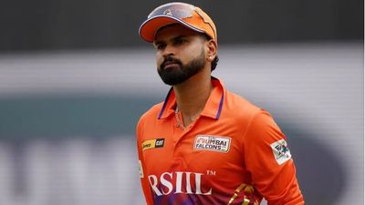 IPL 2026 के बाद पहले ही मैच में श्रेयस अय्यर बुरी तरह फ्लॉप, शिवम दुबे ने किया PBKS के कप्तान शिकार, टीम को दिलाई जीत SportsTak Hindi