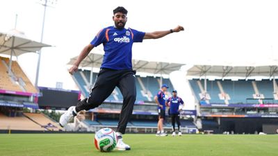IND vs AFG: मोहम्मद सिराज का अफगानिस्तान टेस्ट खेलना मुश्किल, इस सूरमा की खुल सकती है किस्मत SportsTak Hindi